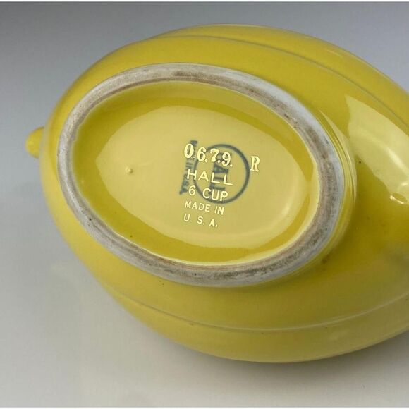 MCM Hall China 6-cup Aladdin Genie Lamp Teapot Canary Yellow Gold Trim Gorgeous - Picture 2 of 7